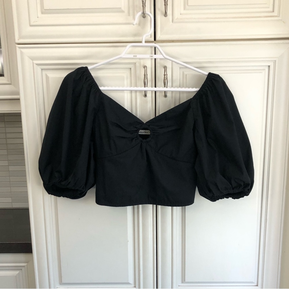 Abercrombie & Fitch women’s crop blouse
